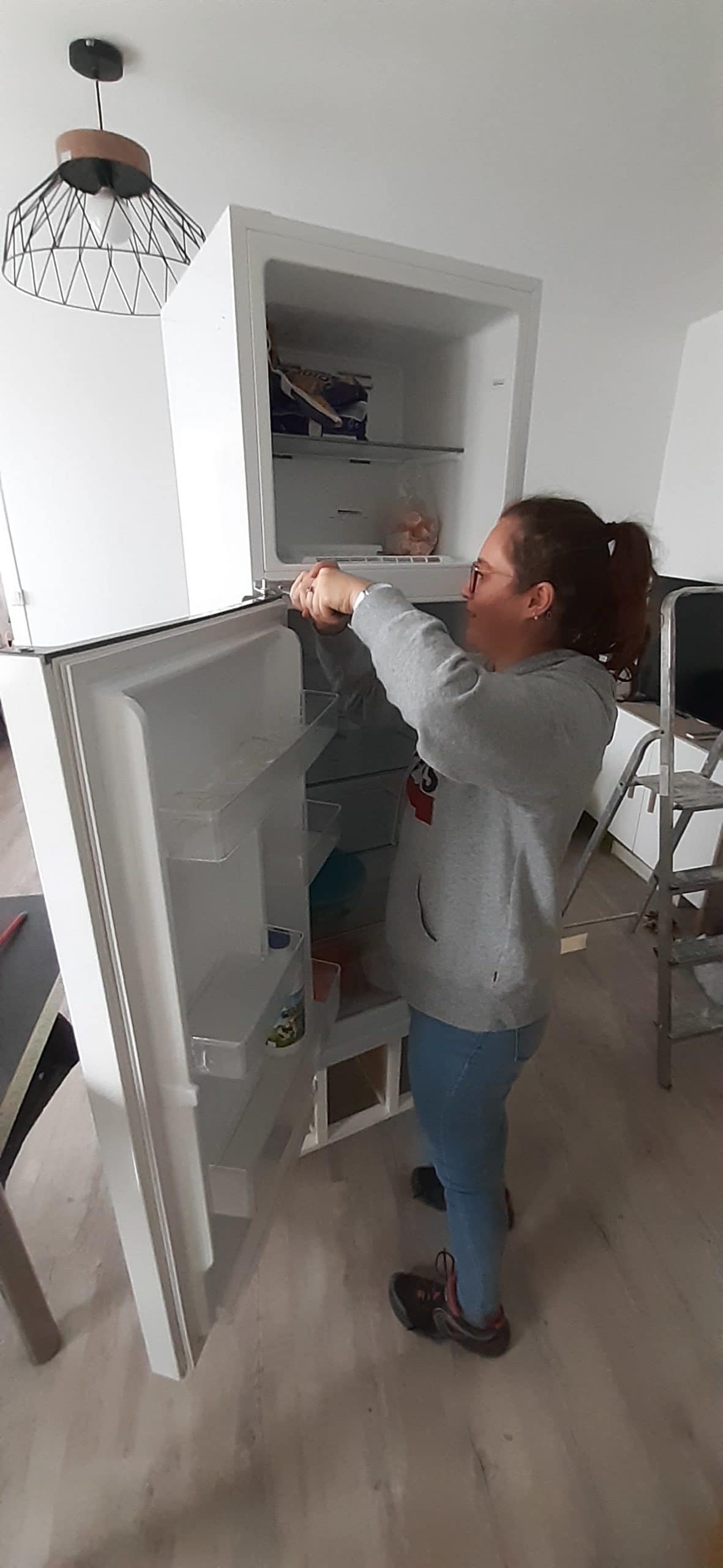Ameublement : Changement de sens d'ouverture de portes de réfrigérateur à Rillieux la Pape
Pose de menuiseries intérieures et montage de meubles